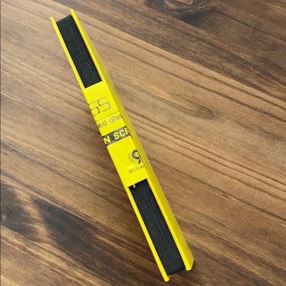 3-pk tempered glass screen protectors for the Samsung Galaxy note 10 new in box - Picture 3 of 4